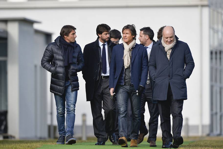 Antonio Conte con Andrea Agnelli, Gabriele Oriali e Beppe Marotta. Dietro di loro c&#39;è anche Fabio Paratici. LaPresse